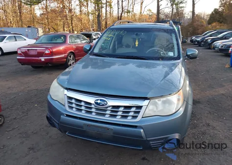 2012 Subaru Forester 2.5X Premium z USA, uszkodzony, nr VIN JF2SHADC1CH447181